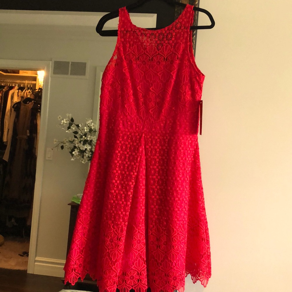 Monique Lhuillier lace dress